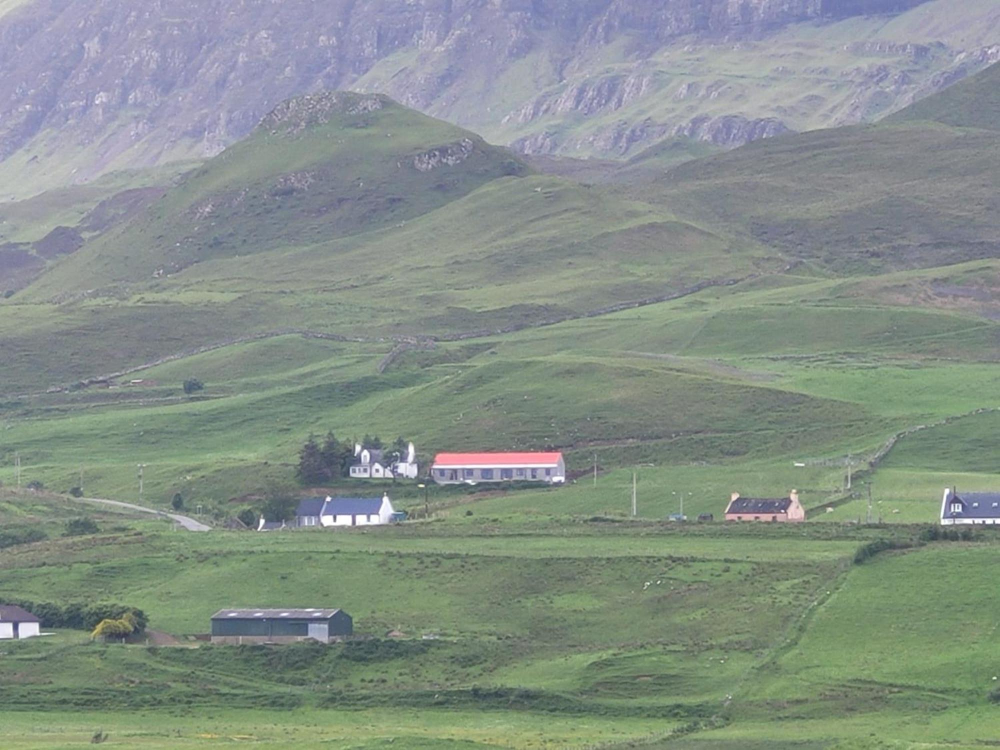 Skye Stays Staffin Buitenkant foto
